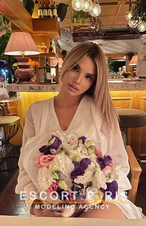 VIP escort agency in Paris, high class paris escorts, slim escort paris, escort russe paris