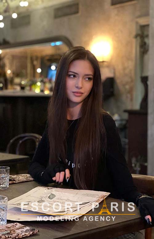 high-class escorts paris, Paris young escort, Blonde busty escort Paris, paris premium escorts, luxury paris escort