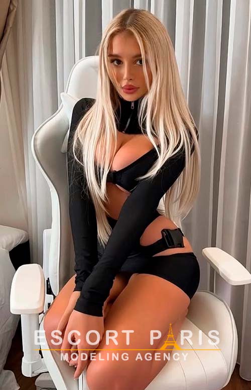 escort-girl, high class escort in paris, exclusive escorts Paris, brunette companions in Paris