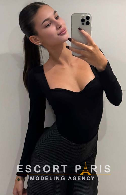 Upscale Paris escorts, russian girls in paris, meilleures filles escortes de Paris, meilleur service de escorte de VIP à Paris, escort paris, Escort service, Russian playmates, Independent escort paris