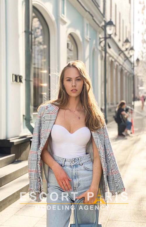 Paris Escort Model, Blonde busty escort Paris, paris premium escort, vip escort paris,