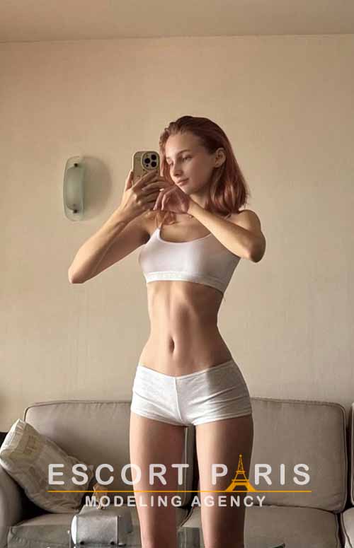 brunette female escortsin paris, elite escort paris, vip escorts in paris, luxury paris escorts, vip paris escorts
