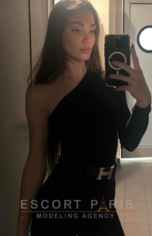 escort-girl, high class escort in paris, exclusive escorts Paris, brunette companions in Paris