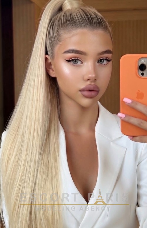 paris premium escorts, premium paris escorts, vip paris escorts, premium paris escort, blonde female escortsin paris, 